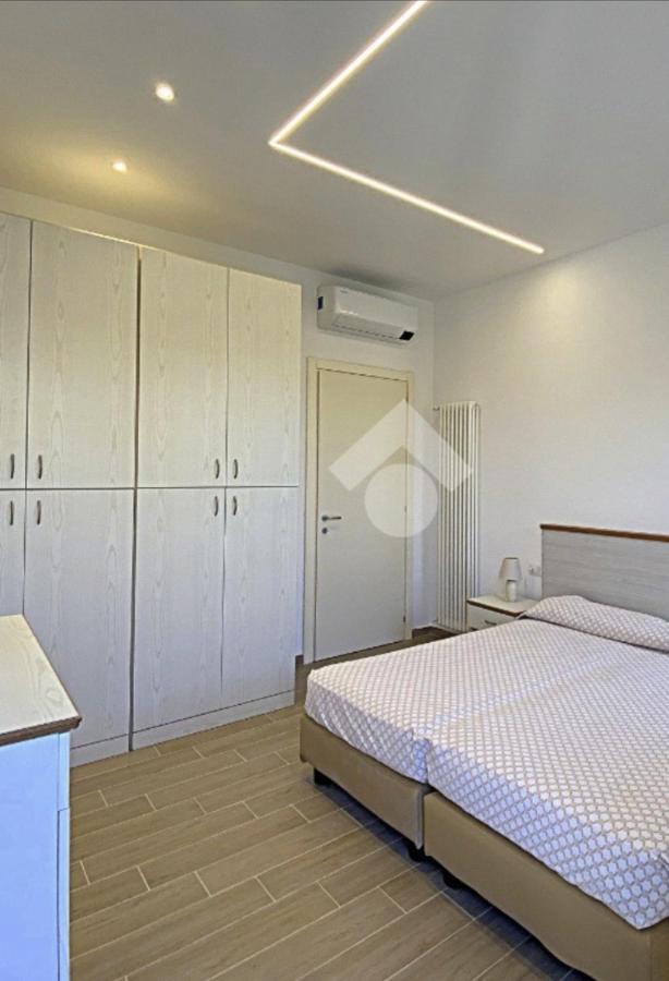 Residence Cristallo Аласио Екстериор снимка