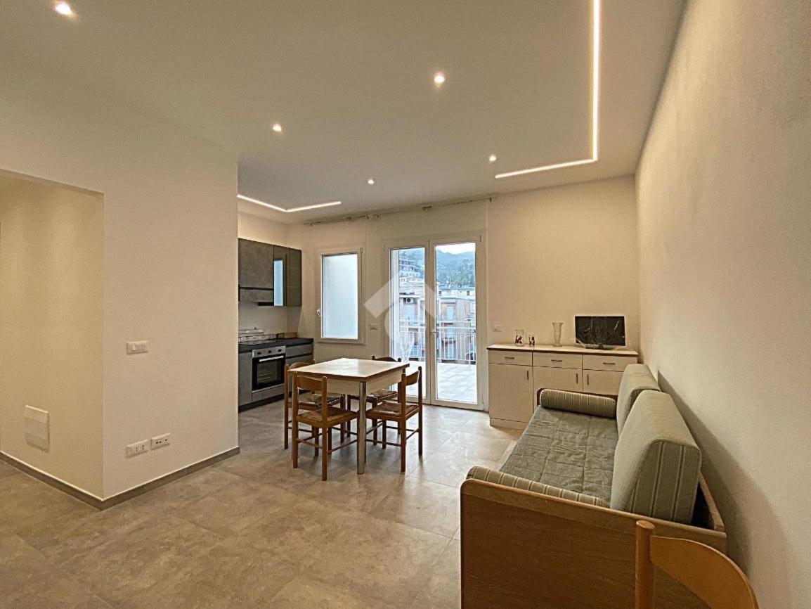 Residence Cristallo Аласио Екстериор снимка