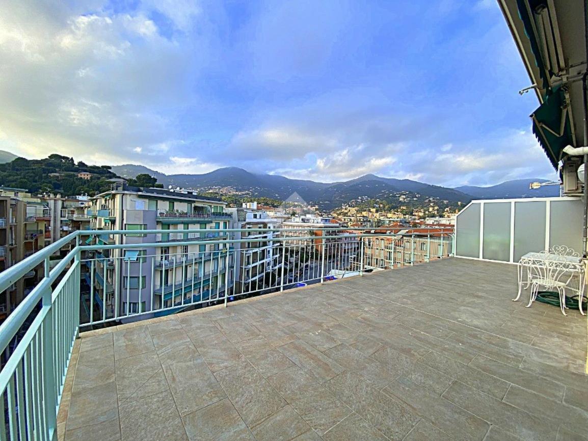 Residence Cristallo Аласио Екстериор снимка